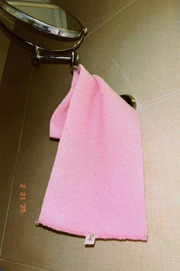 the stretchy exfoliating towel