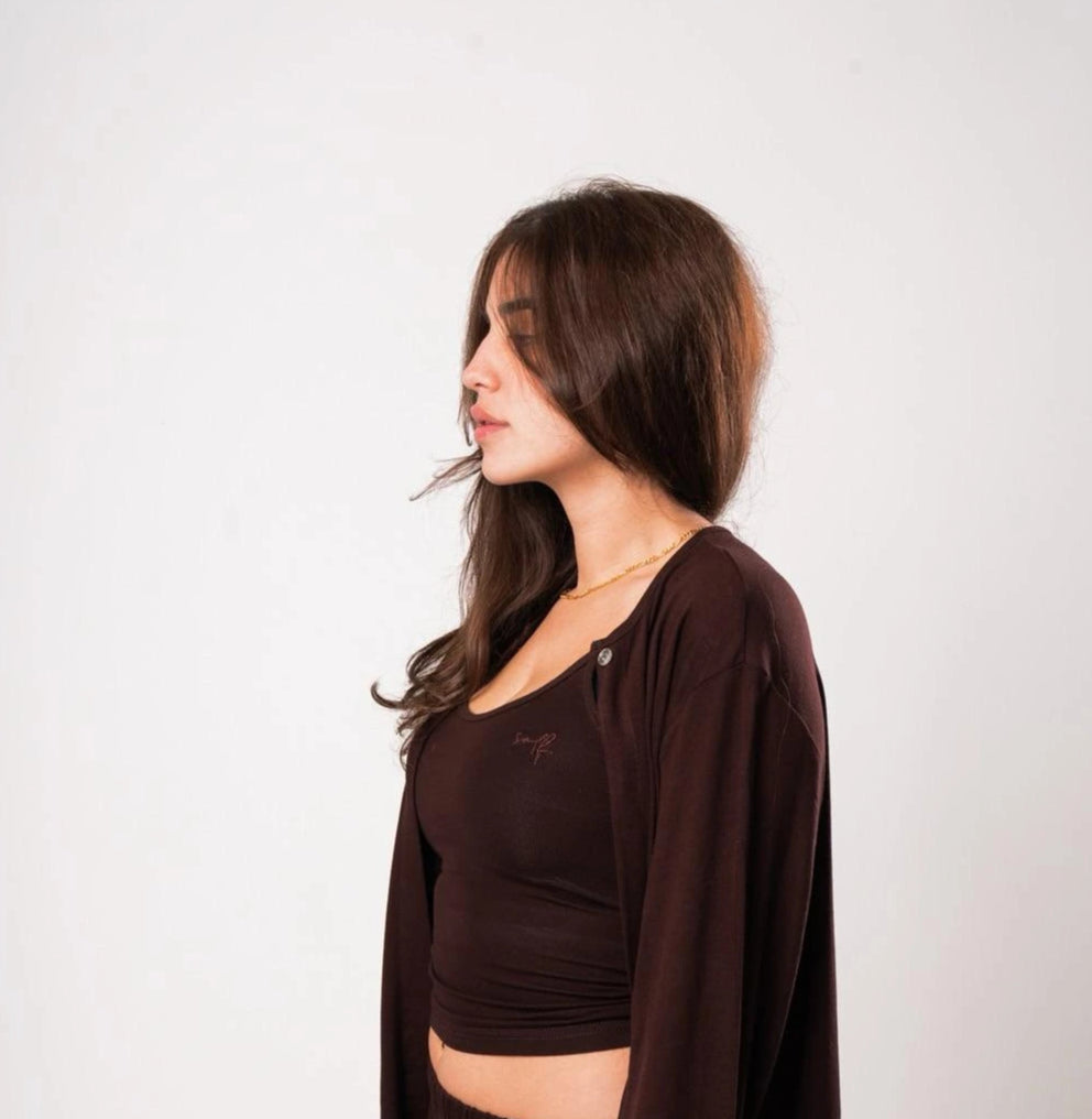 A premium lounge set designed for all-day comfort, from lounging to coffee runs.