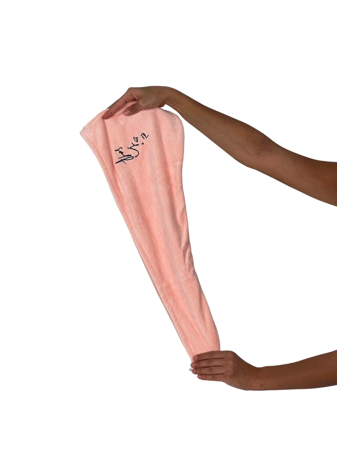 The long Microfiber Towel – A luxurious self-care essential designed for quick drying and gentle care for your skin and hair.