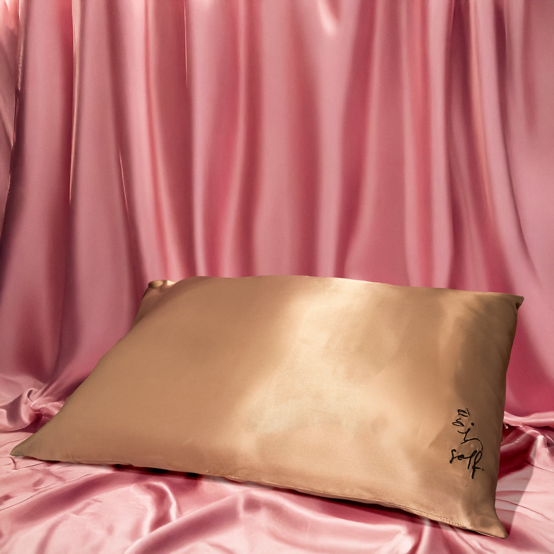 The Pillowcase – Satin design to enhance your self-care routine by keeping your hair and skin healthy every night.